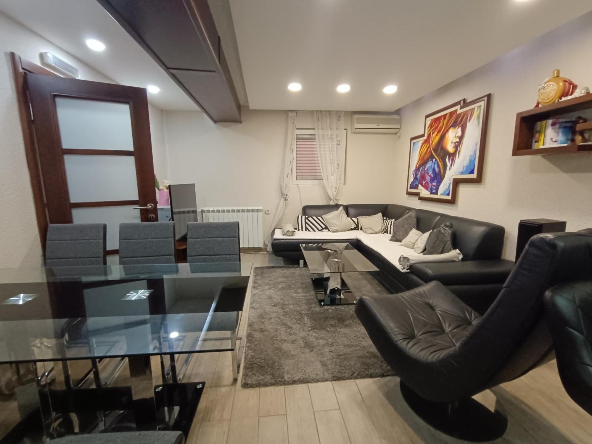 Pejovic Apartment *