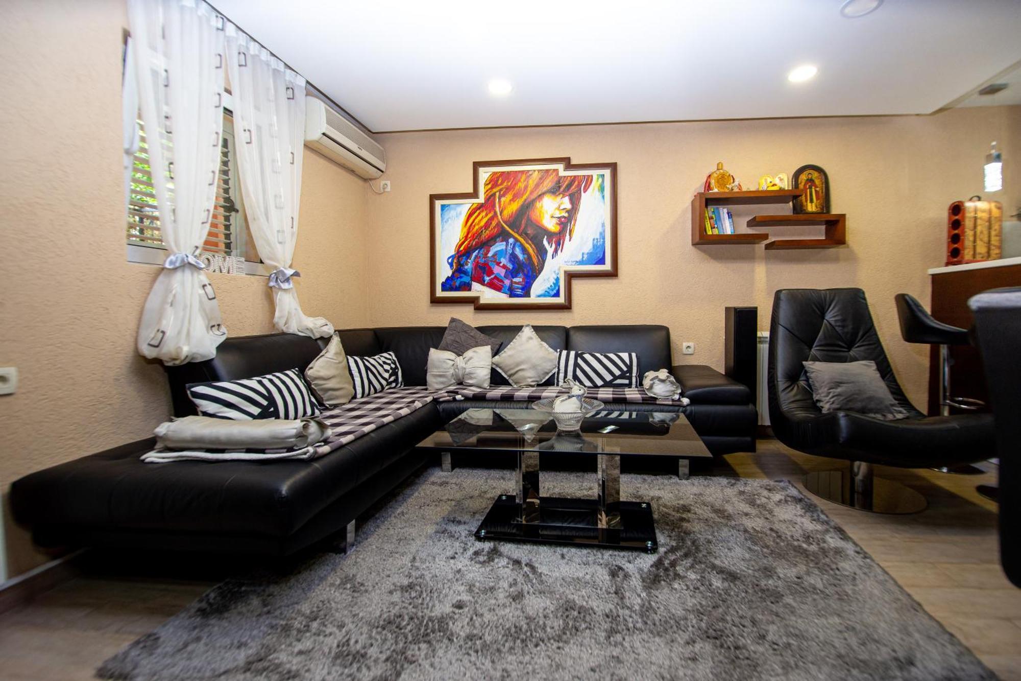 Pejovic Apartment *